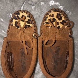 Girls Minnetonka moccasins size 7